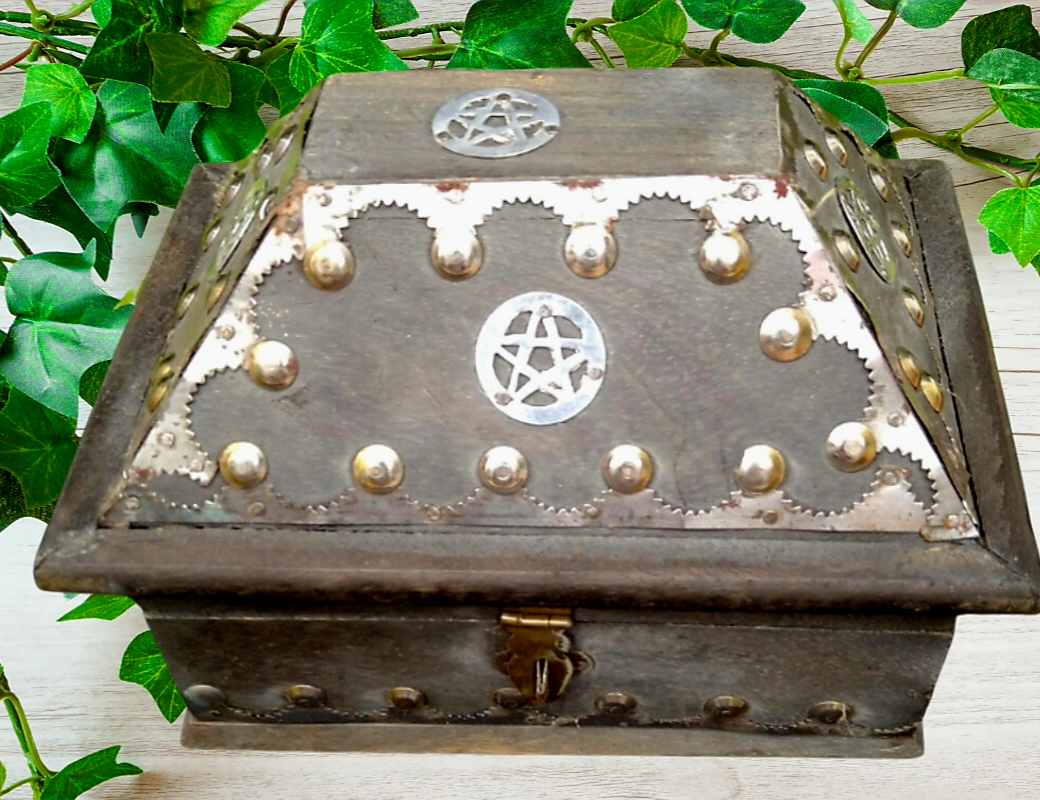 Salem Pentagram Chest