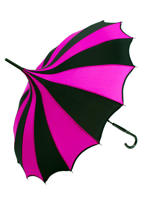 VAMPIREFREAKS
Batwing Pagoda Umbrella [BLACK/HOT PINK STRIPED]